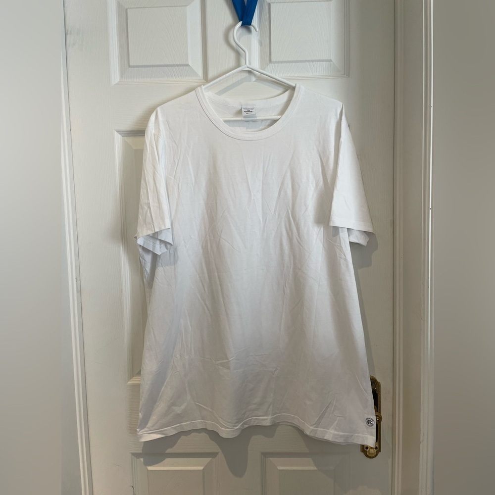 REIGNING CHAMP men’s tee